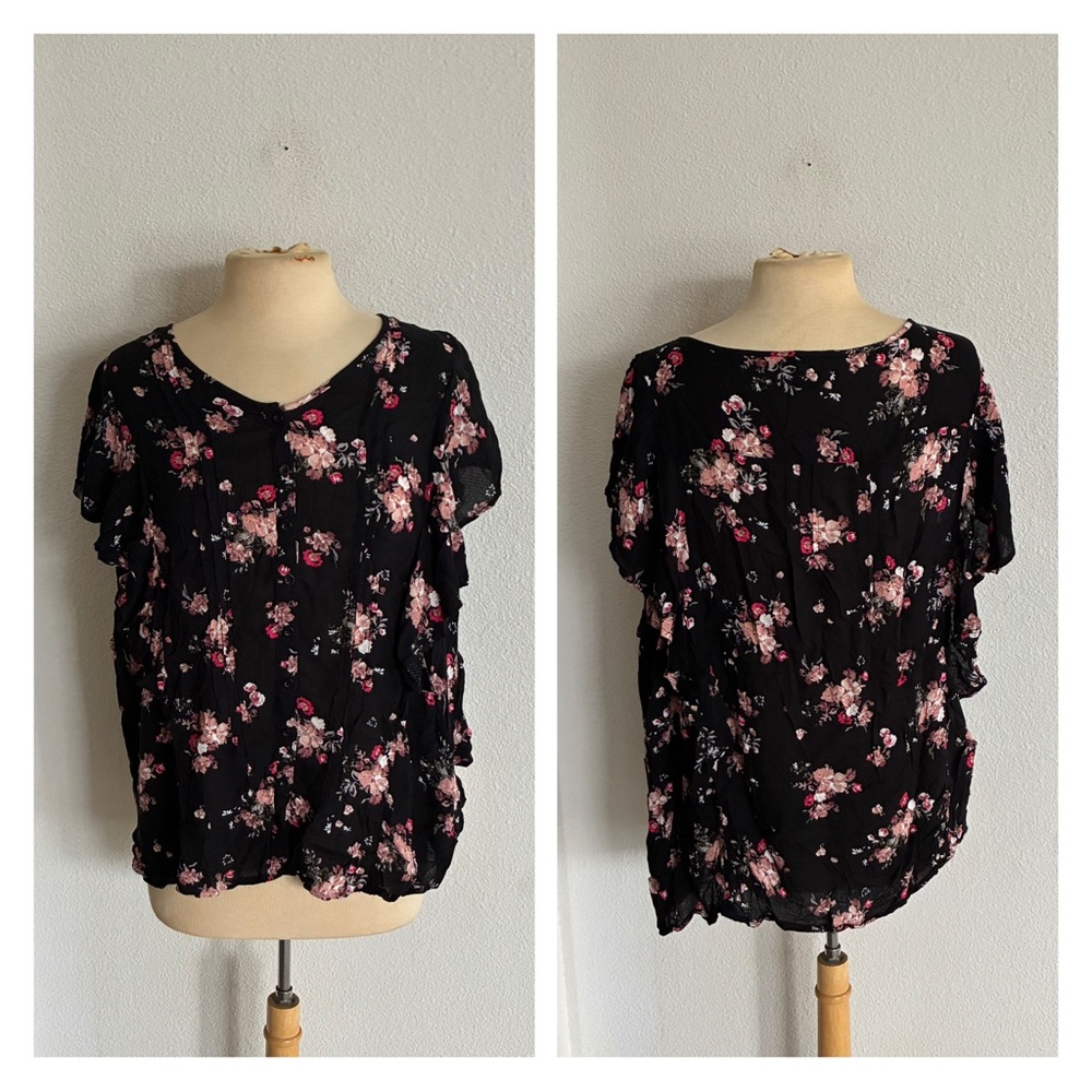 Torrid floral blouse